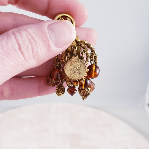 RARE VINTAGE NAPOLEON, GENERAL BONAPARTE CLIP EARRINGS - Picture 2 of 7